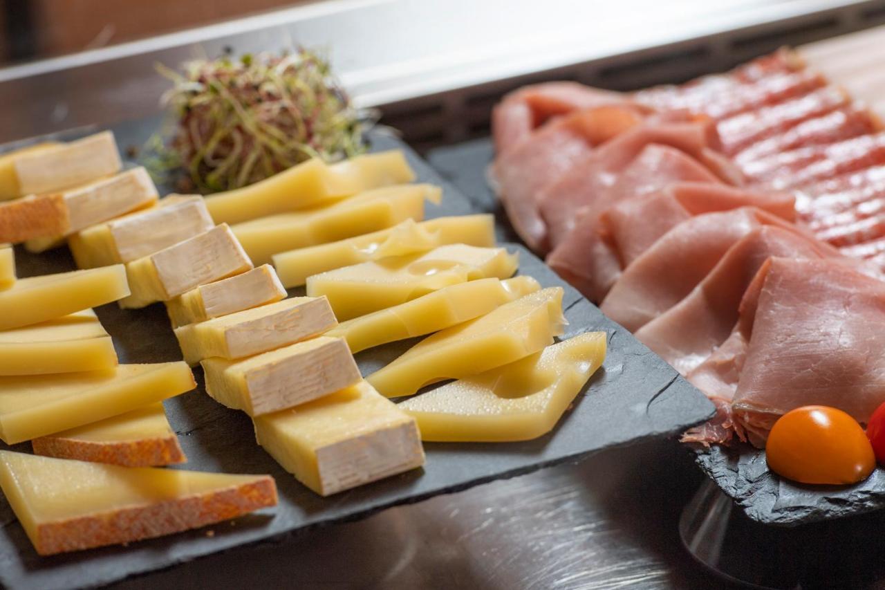塞雷达酒店 Sementina 外观 照片